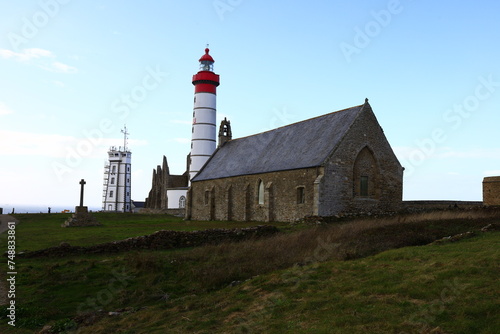The Tip Saint-Mathieu is a headland located near Le Conquet in the territory of the commune of Plougonvelin , Brittany