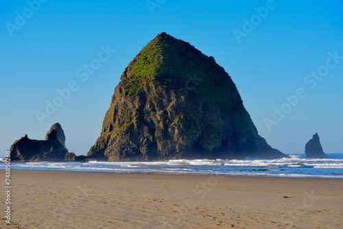 Beach and Big Rock © Scott