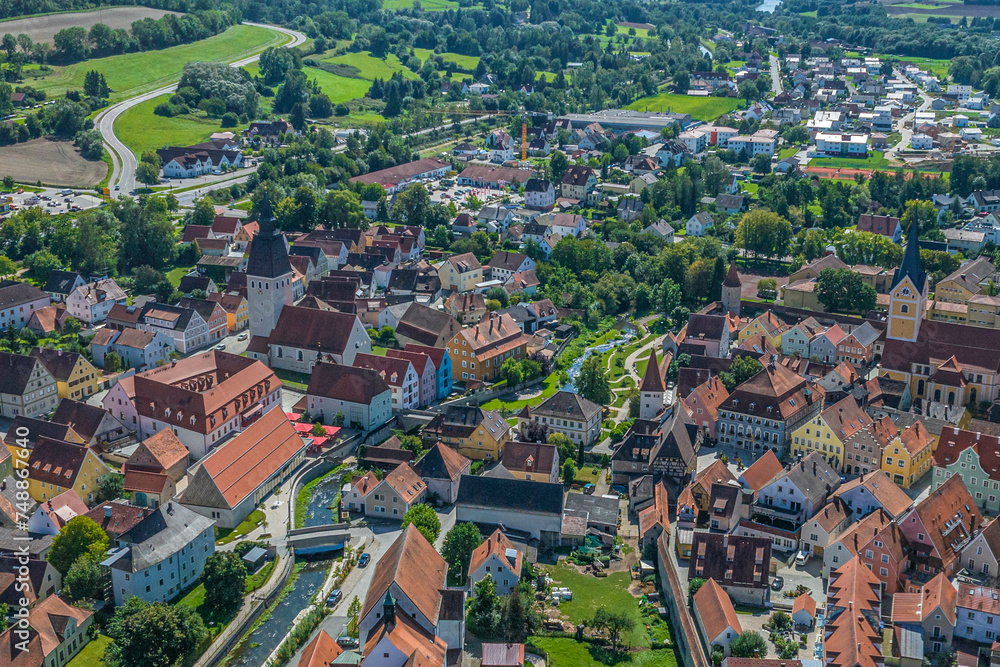 Berching, Kleinod des Mittelalters in der südwestlichen Oberpfalz im Luftbild 