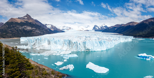 Glacier Perito Moreno panoramic view of ice and mountains in argentina. Los Glaciares National Park