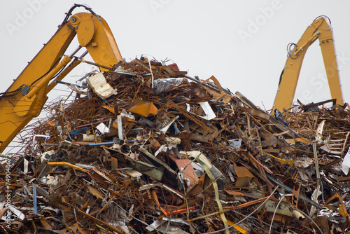 Metal recycling at an industrial plant