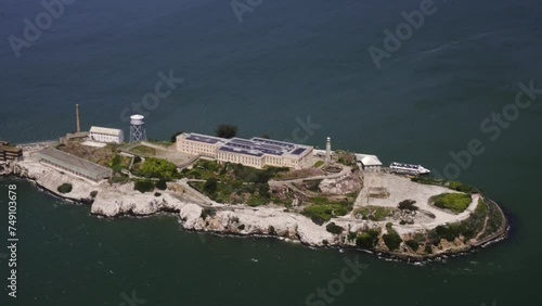 【空撮】アメリカ カリフォルニア州 サンフランシスコ（アルカトラズ島「Alcatraz Island/ San Francisco」）セスナ機 cessna plane