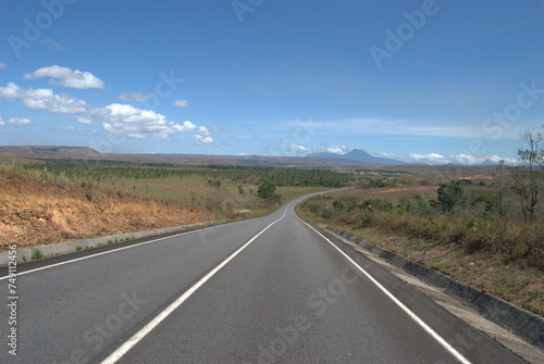 La Gran Sabana,inmensa region llena de selva,Tepuyes y rios.