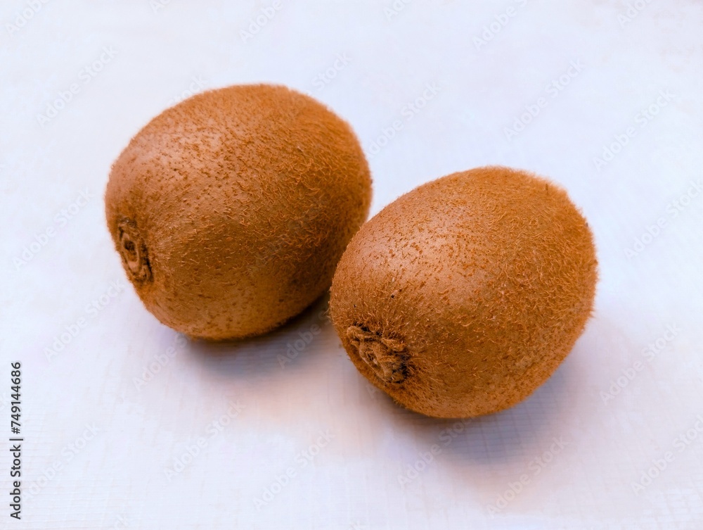 kiwifruit, two, whole,  ripe, brown, kiwi, fruit, food, kiwis, kiwifruita, halfpiece, chinese gooseberry, macaque peach, kiwis, kiwifruita, mihoutao, edible berry, fruit actinidia deliciosa, woody vin