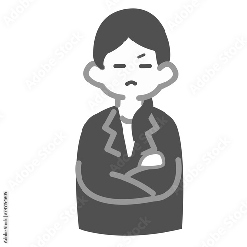 腕を組んで怒る女性会社員