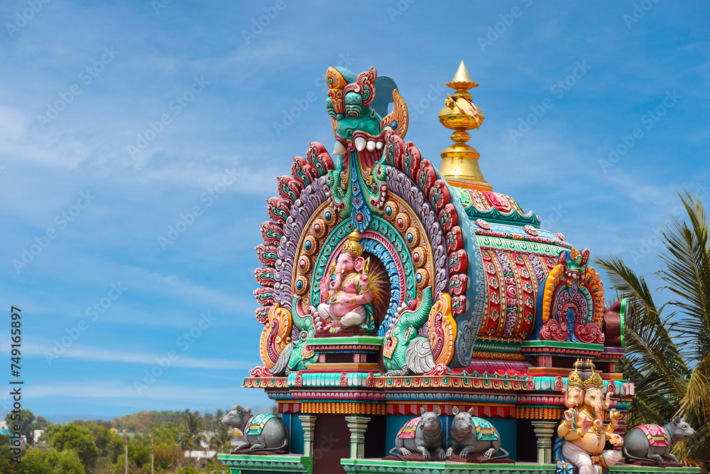 Beautiful Lord Ganesha temple in tamilnadu	
 - obrazy, fototapety, plakaty 