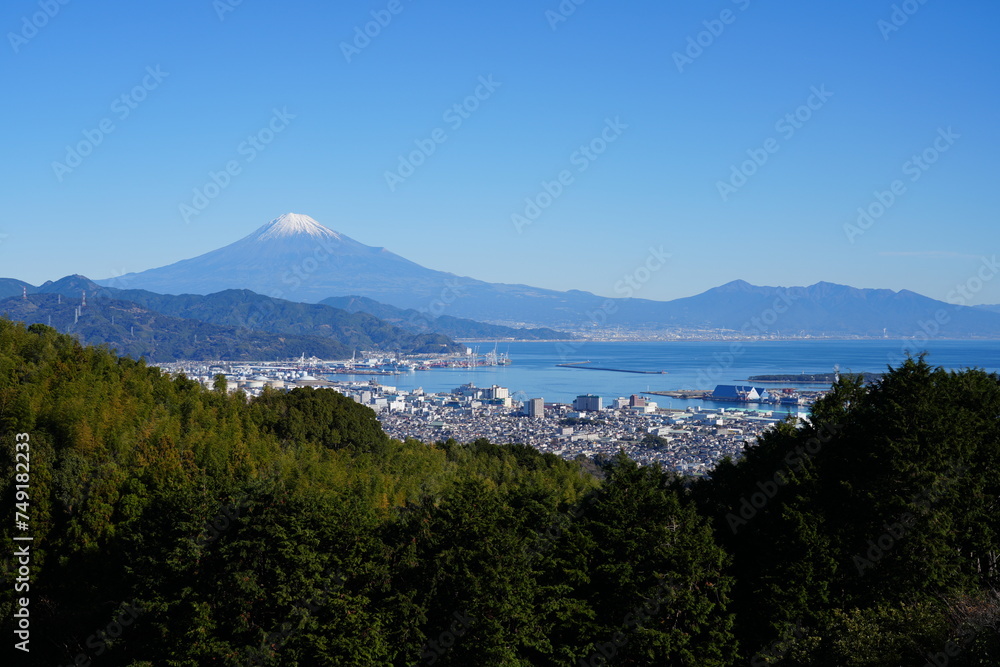 日本平から望む清水港と富士山 日本平から望む清水港と富士山