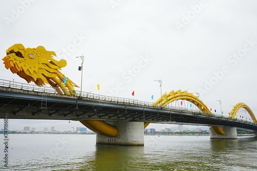 Obraz na płótnie Dragon Bridge in Da Nang, Vietnam - ベトナム ダナン ドラゴンブリッジ w salonie