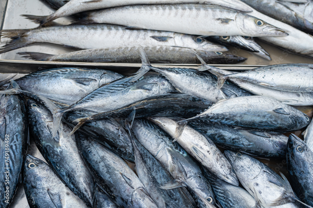 Obraz premium Fresh seafood variety fish sell in traditional asian market