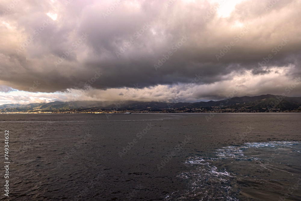 Visuale dello Stretto di Messina 1392 Visuale dello Stretto di Messina 1392