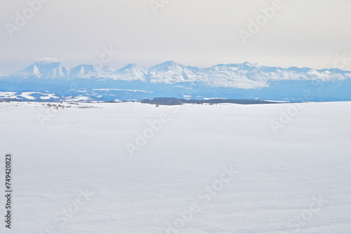 雪と山の冬景色