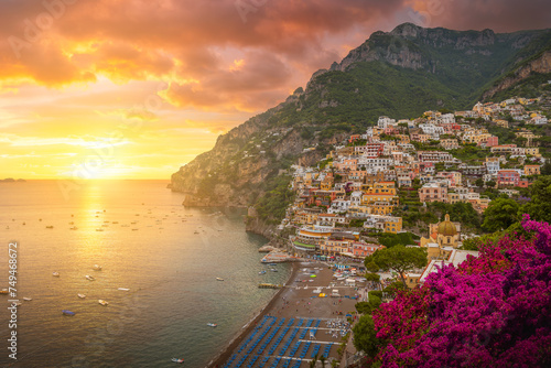 Obraz na płótnie Landscape with Positano town at famous amalfi coast, Italy w salonie