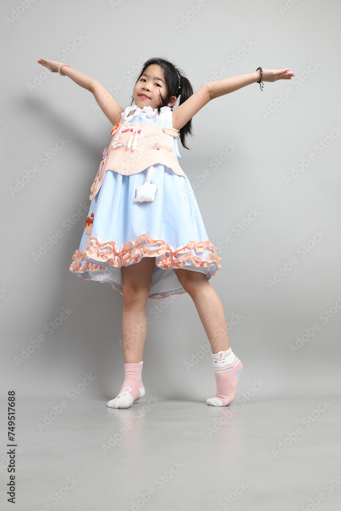 Naklejka premium Little Asian Girl