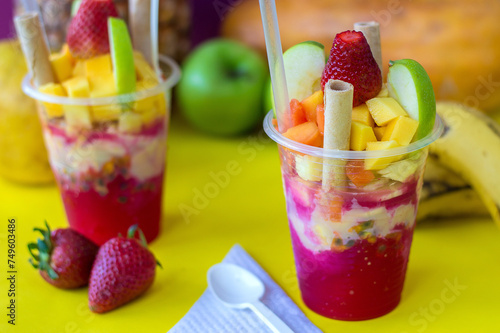 raspado caleño o frappe con fruta photo