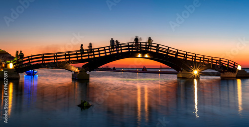 Fototapeta Naklejka Na Ścianę i Meble -  bridge over the river
