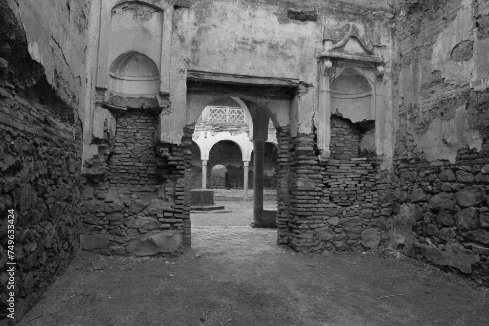 Fototapeta premium Interior de convento en ruinas