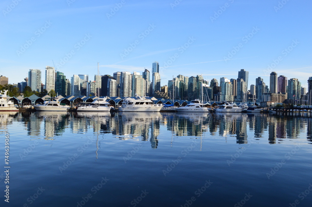 Obraz premium Marina view from Stanley Park - Vancouver, Canada