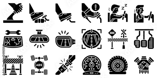 Car accident and safety related solid icon set 3