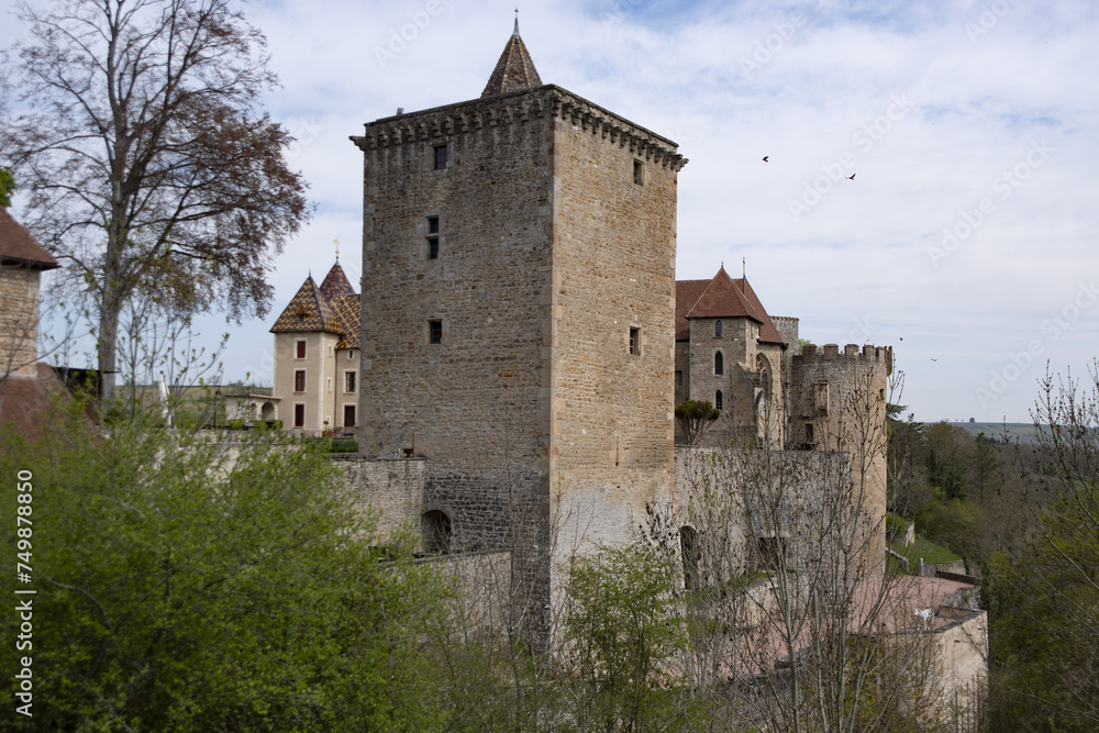 Le château de Couches, en Bourgogne
