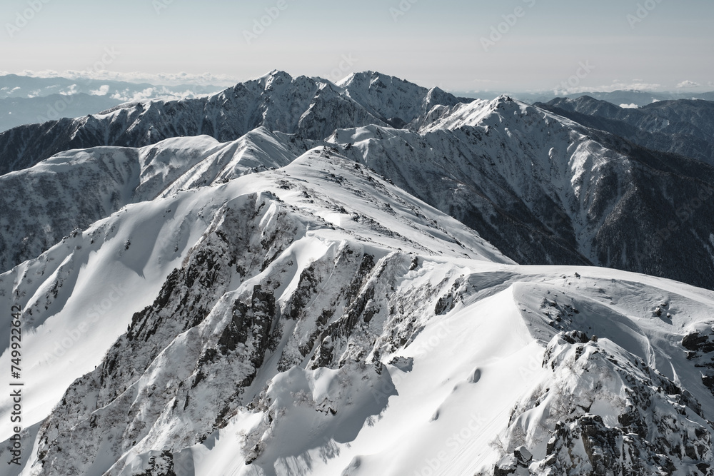 Obraz premium 幻想的な冬山の景色