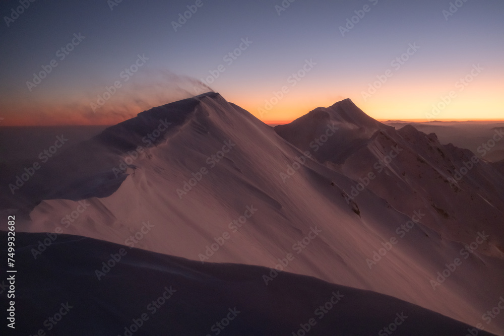 Naklejka premium 美しい冬山の景色