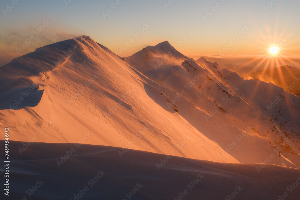 美しい冬山の景色 美しい冬山の景色