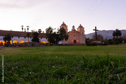 Obraz na płótnie The capilla (chapel) at Mission Santa Barbara. Old Mission Santa Barbara (built in 1786), Santa Barbara, Santa Barbara County, California, United States of America, North America. w salonie