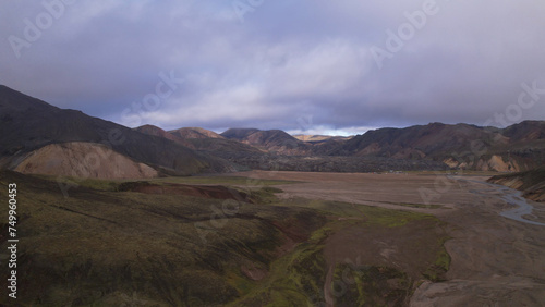 Obraz na płótnie Landmannalaugar is a location in Iceland's Fjallabak Nature Reserve in the Highlands. It is on the edge of the Laugahraun lava field. This lava field was formed by an eruption in 1477. w salonie
