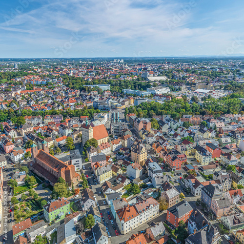 Ausblick auf Augsburg-Oberhausen an einem sonnigen Tag im Spätsommer