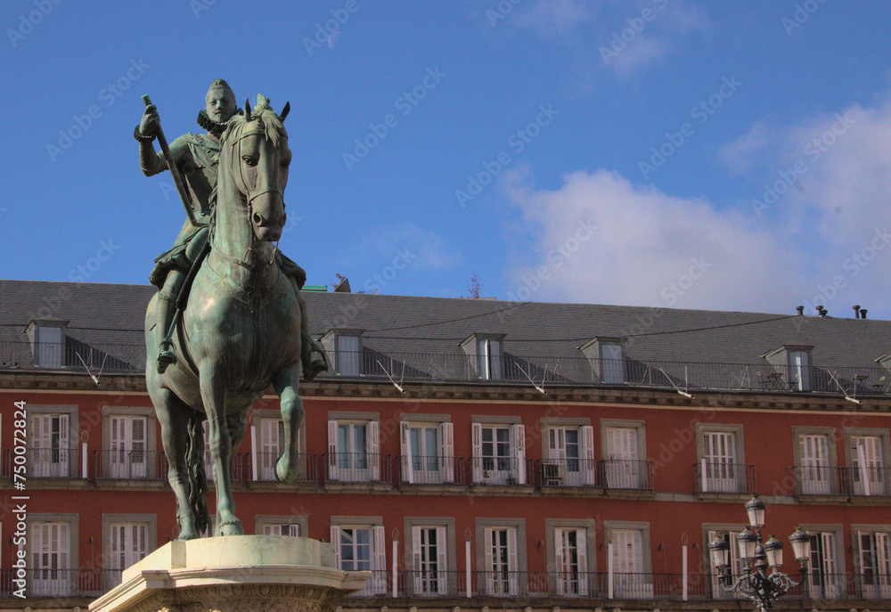Madrid Plaza Mayor.  Estatua ecuestre de Felipe III. España