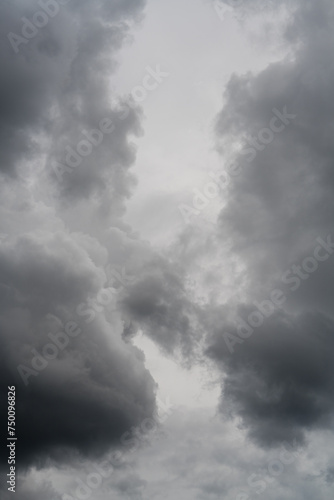 Fototapeta Naklejka Na Ścianę i Meble -  Dark, ominous clouds promise rain