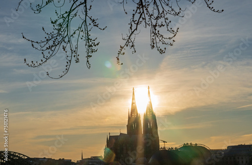 Sonnenuntergang in Köln am Rhein photo