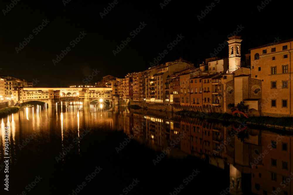 City of Firenze at night