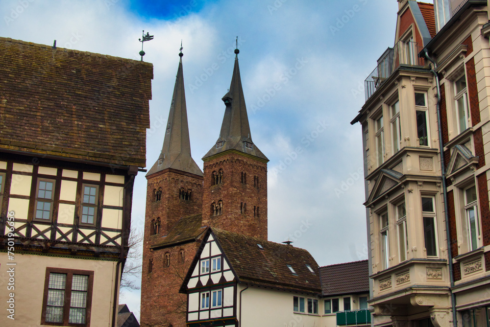 Höxter -Weserbergland- Blick auf die Kirche