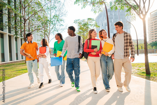 Cuadro en lienzo Big group of multiracial students walking together at university campus