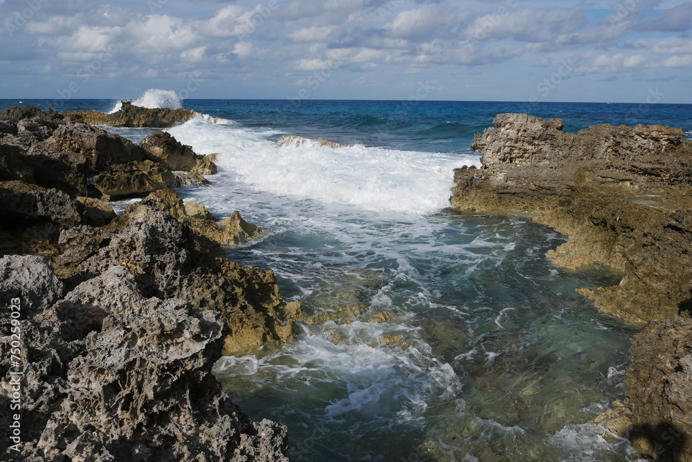Felsenküste auf Isla Mujeres Cancún Mexiko