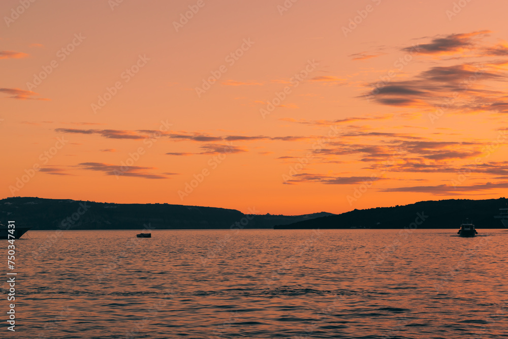 Naklejka premium sunset on the lake