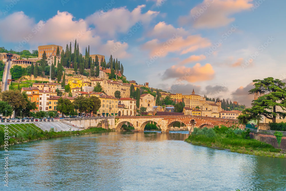Fototapeta premium Verona city downtown skyline, cityscape of Italy in Europe