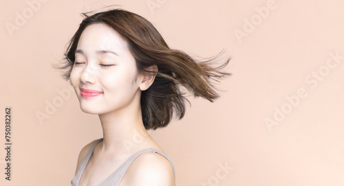 女性のヘアケアイメージ  美髪　美容　スキンケア photo