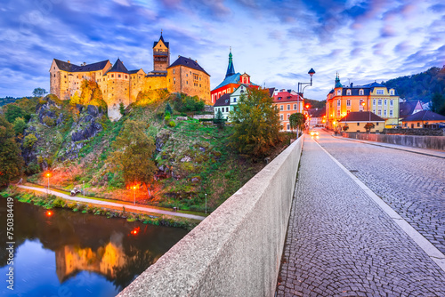 Obraz na płótnie Loket, Czech Republic. Colorful town and Castle Loket over Ohre River in the near of Karlovy Vary, Bohemia. w salonie