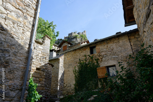 Fototapeta Naklejka Na Ścianę i Meble -  Village troglodytique de Castelbouc - Sainte-Enimie - Gorges du Tarn - Lozère