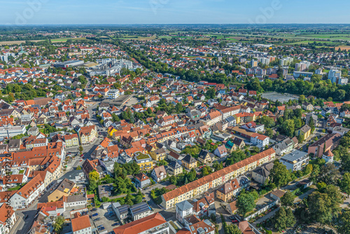 Luftaufnahme der Stadt Neuburg an der Donau in Oberbayern, Blick über die südöstlichen Stadtbezirke