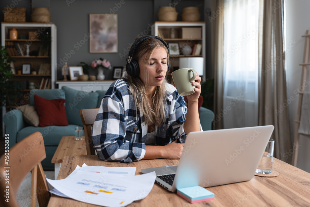 Side hustle money, second job concept. Young university student woman working freelance internet online job to pay student loan, saving money for rent, travel vacation Finance and economy video call Side hustle money, second job concept. Young university student woman working freelance internet online job to pay student loan, saving money for rent, travel vacation Finance and economy video call