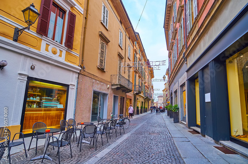 Narrow alley of Via Mercatello  Cremona  Italy