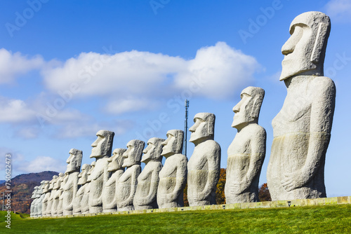 Obraz na płótnie Sky's Ancient Sculpture of Stone head: Buddha Monument at Hill of Budha, Sapporo, Hokkaido, Japan w salonie