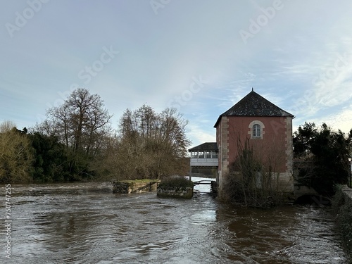 moulin à eau sur la Gartempe à Saint-Savin