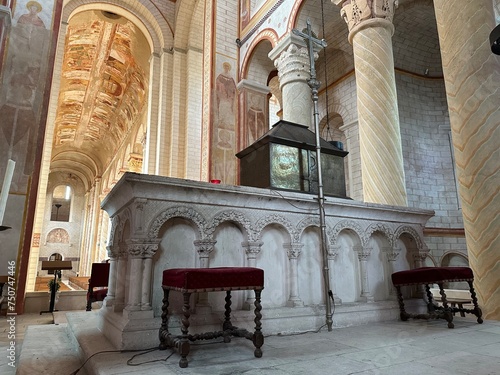 intérieur de l'église abbatial de Saint-Savin