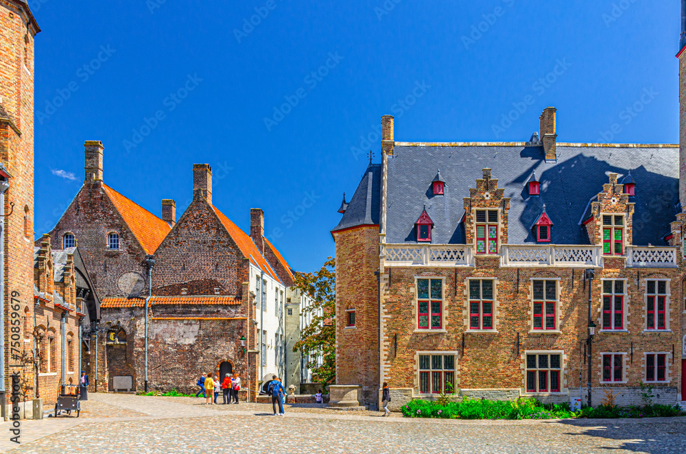 Fototapeta premium Gruuthusemuseum Louis de Gruuthuse museum building Gruuthuse Palace courtyard in Brugge city historical centre, Bruges old town quarter district, West Flanders province, Flemish Region, Belgium