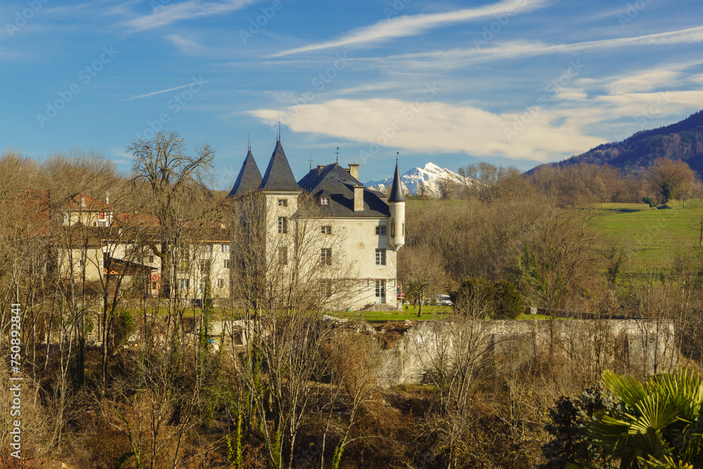 Château du Montalieu - Saint Vincent de Mercuze - Isère. Château du Montalieu - Saint Vincent de Mercuze - Isère.