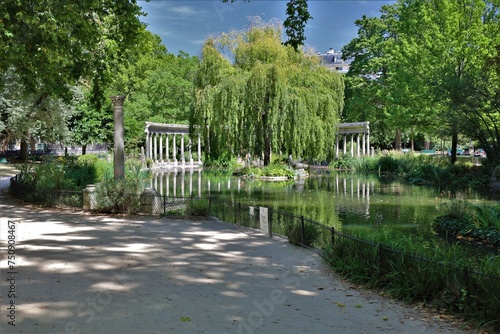 Monceau park , famous and buccolic french urban garden  photo